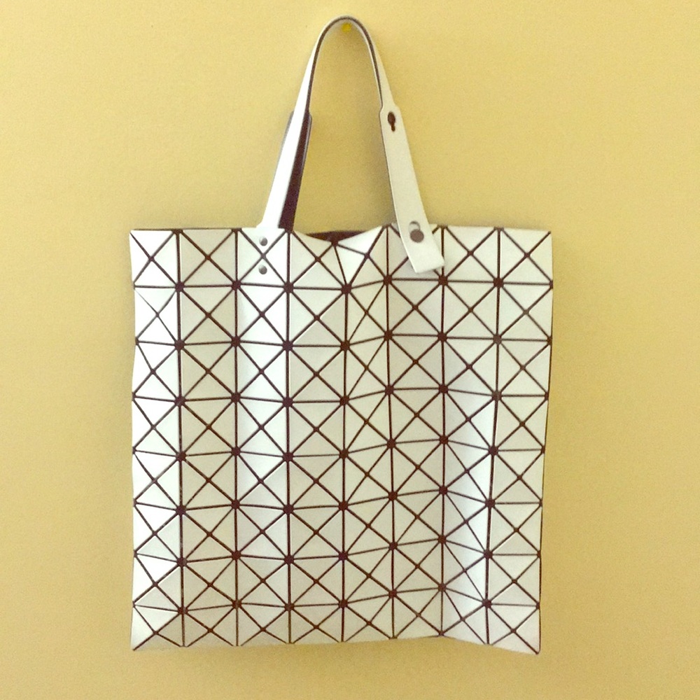 Issuy Miyake Lucent Pro matte Tote